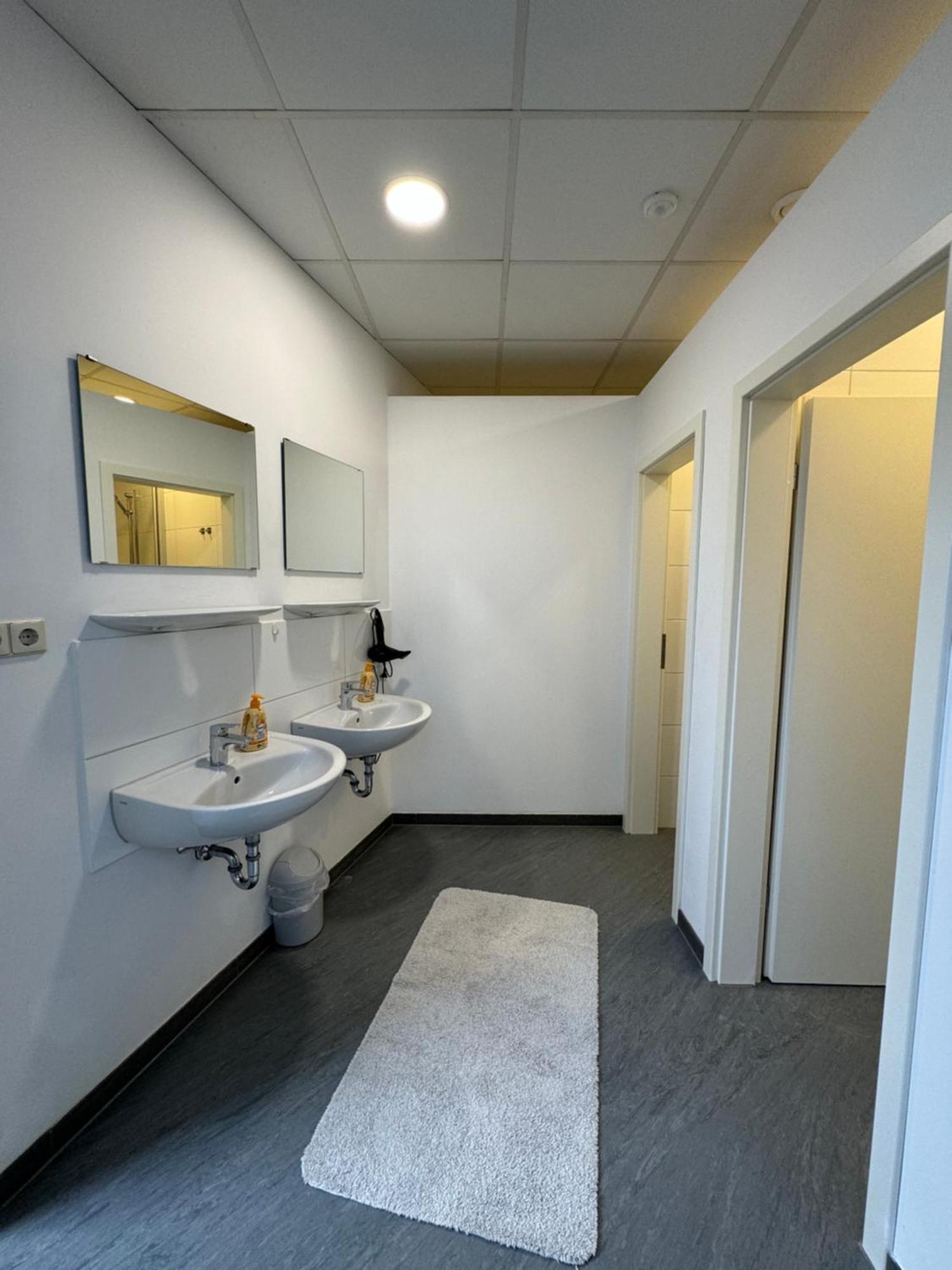 Thuja Apartments Karlsruhe-Neureut By Kurzzeit エクステリア 写真