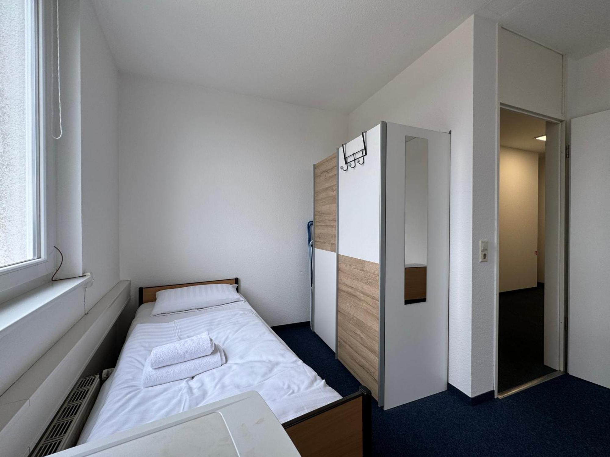 Thuja Apartments Karlsruhe-Neureut By Kurzzeit エクステリア 写真