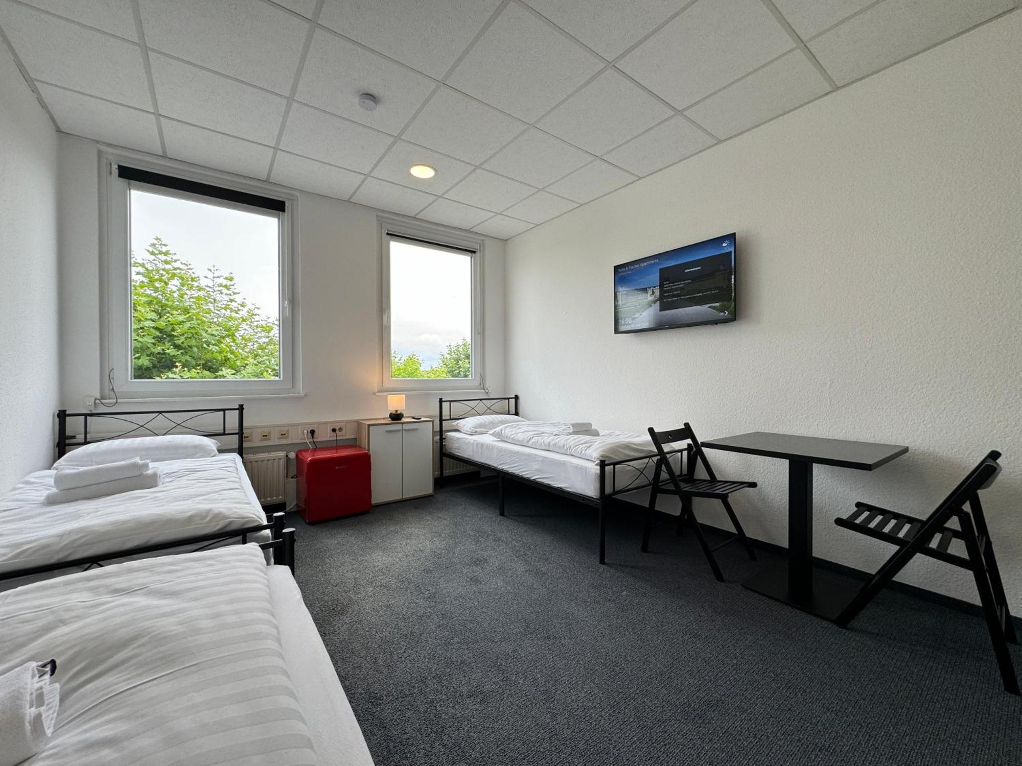 Thuja Apartments Karlsruhe-Neureut By Kurzzeit エクステリア 写真