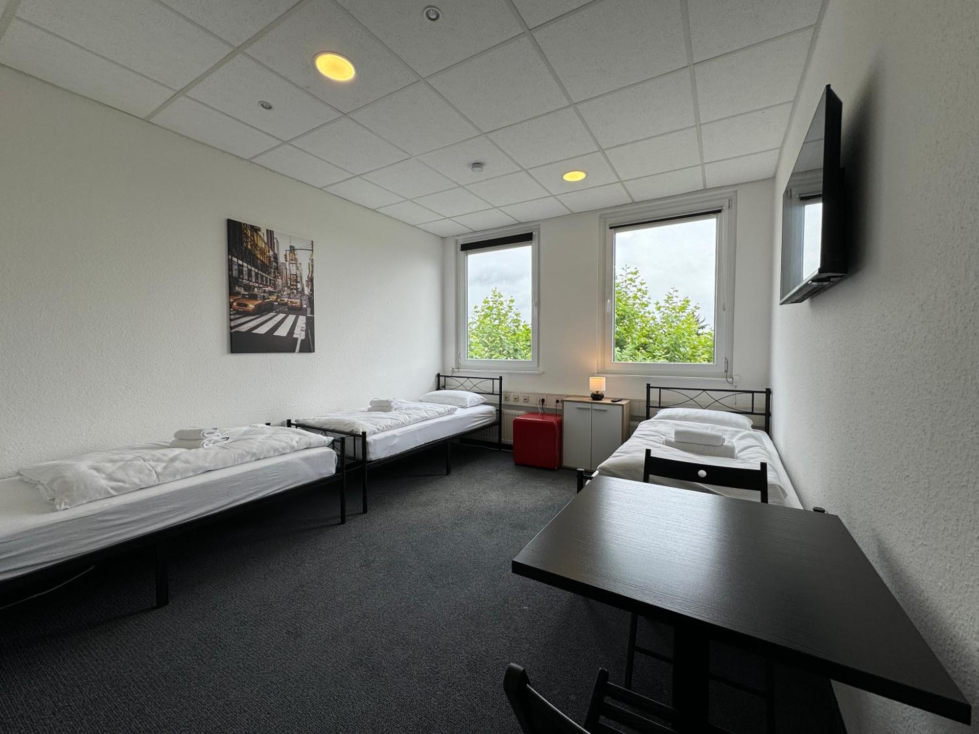 Thuja Apartments Karlsruhe-Neureut By Kurzzeit エクステリア 写真