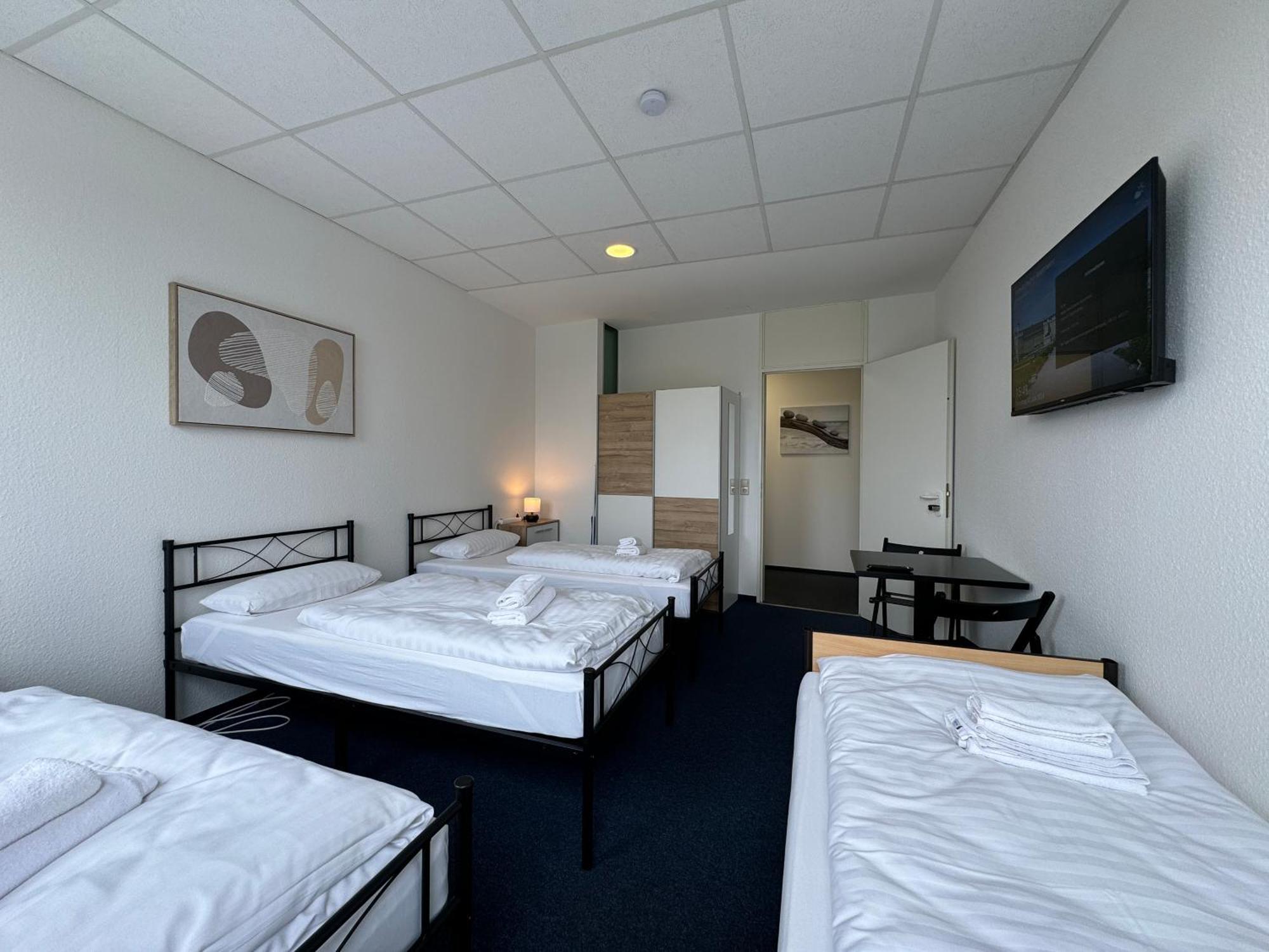 Thuja Apartments Karlsruhe-Neureut By Kurzzeit エクステリア 写真