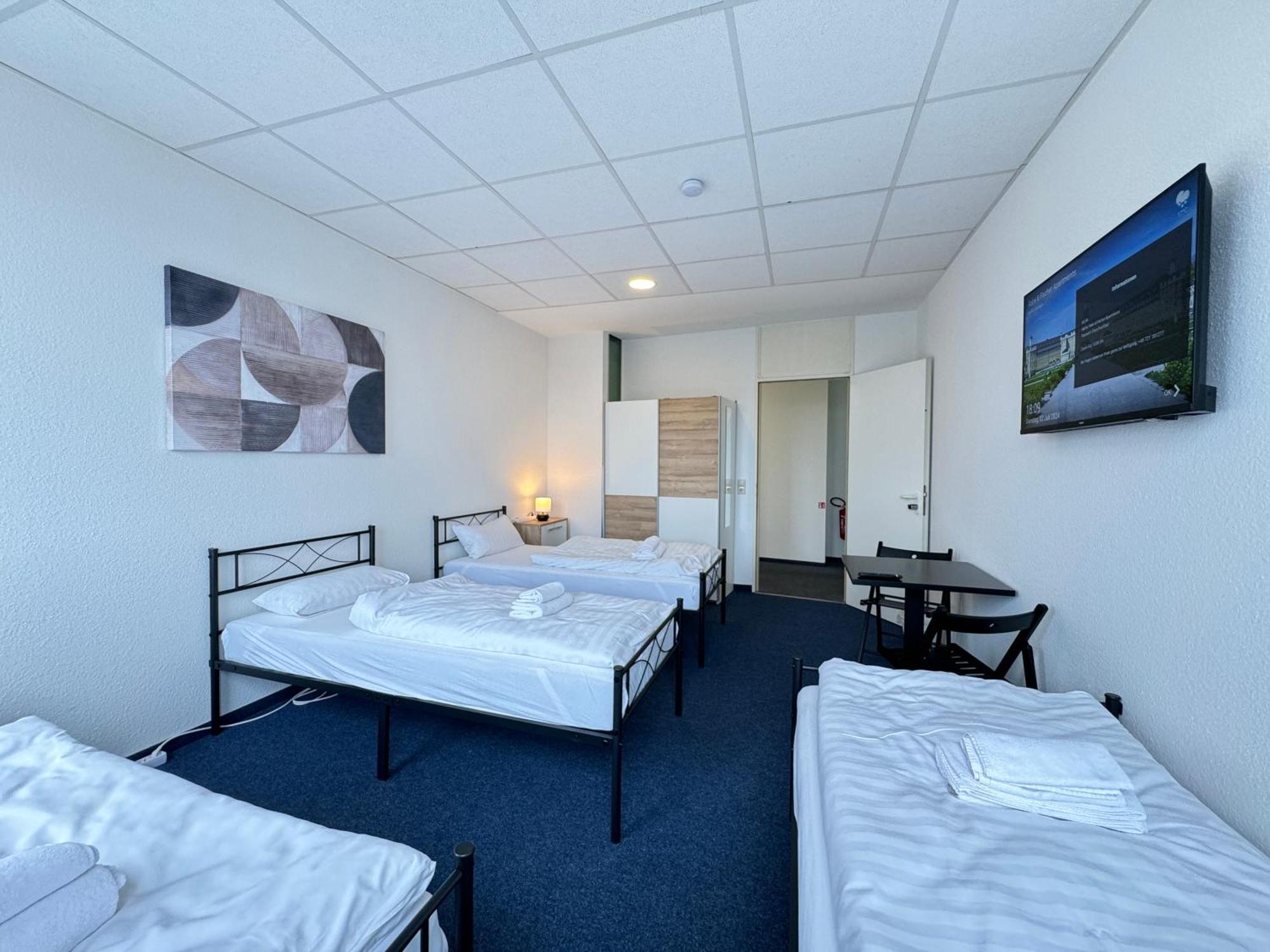 Thuja Apartments Karlsruhe-Neureut By Kurzzeit エクステリア 写真