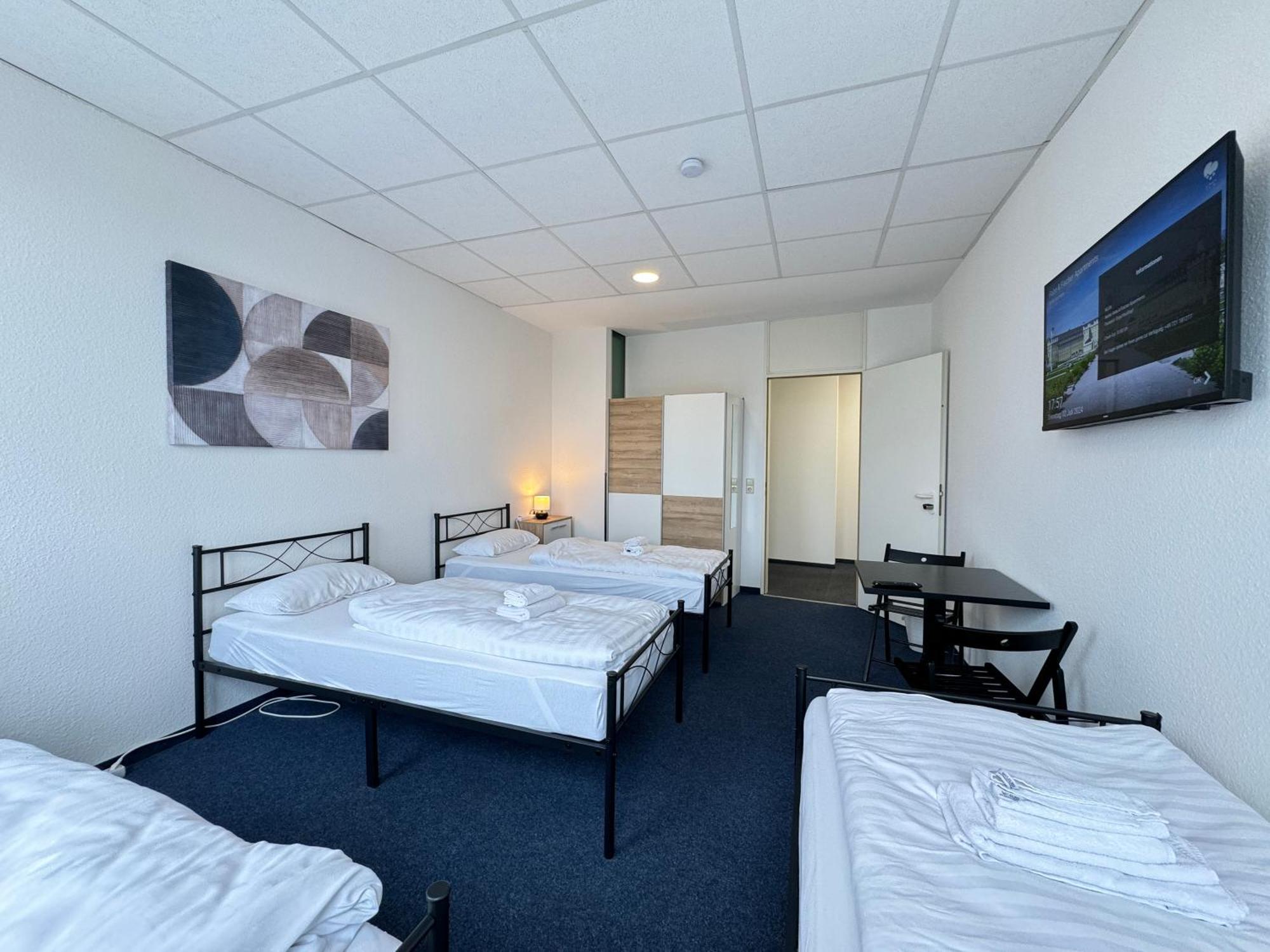 Thuja Apartments Karlsruhe-Neureut By Kurzzeit エクステリア 写真